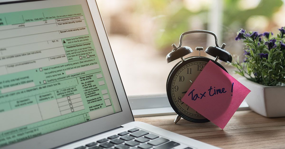 The rumor that the U.S. tax system is voluntary to earners is refuted by the IRS.