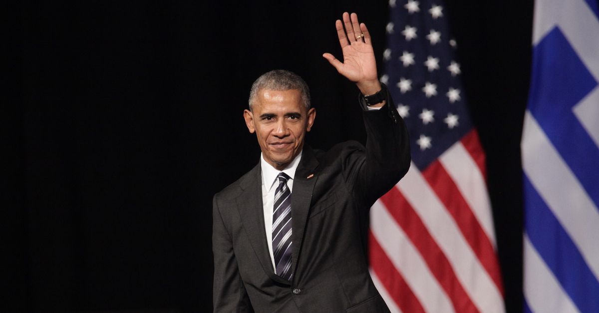 Barack Obama waving