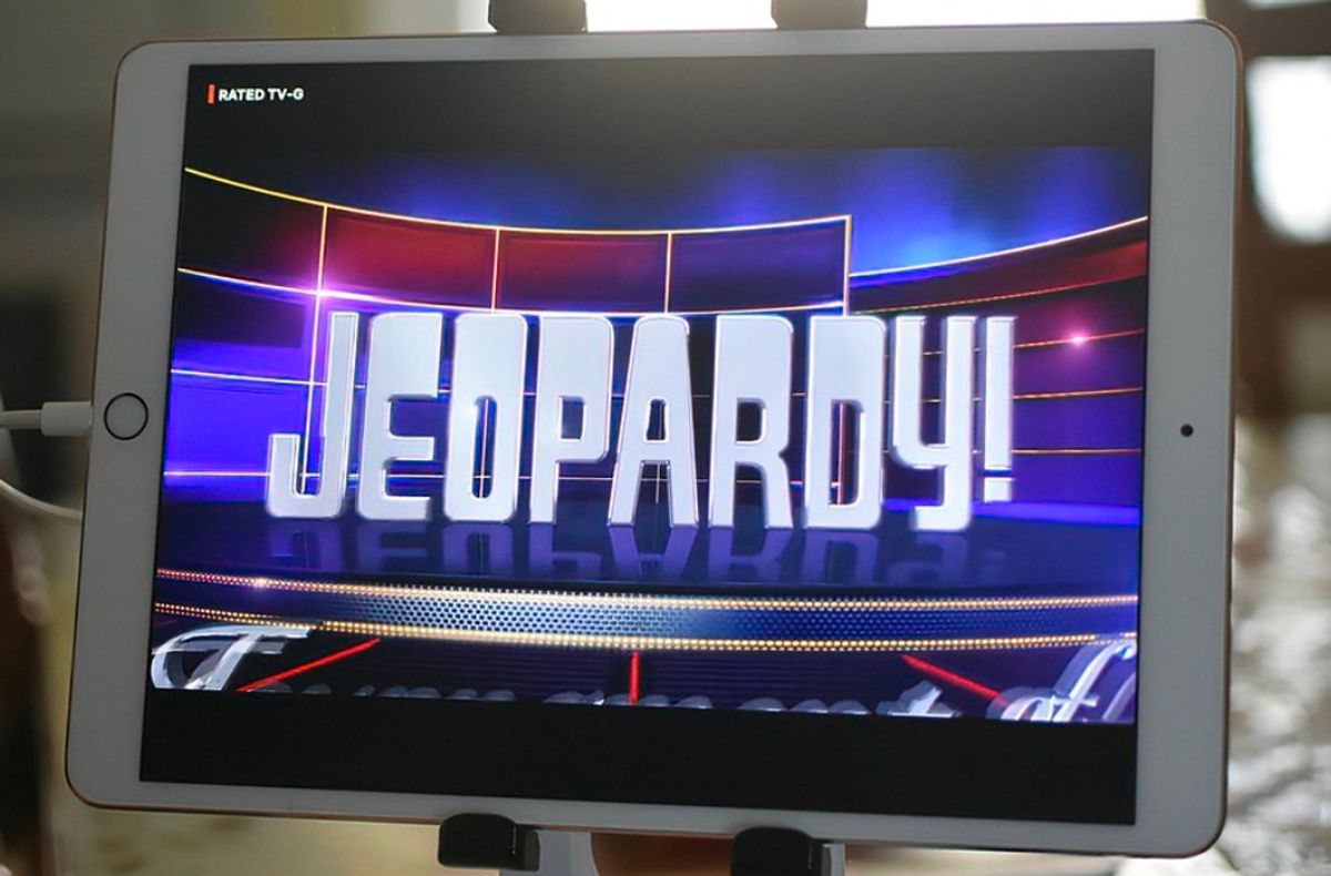 We looked into whether "Jeopardy!" champion Kelly Donohue made the "white power" hand gesture on TV.