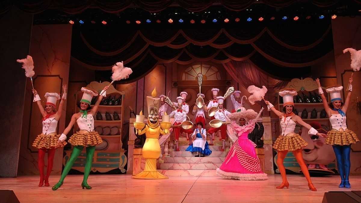 Dance Pose, Leisure Activities, Stage
