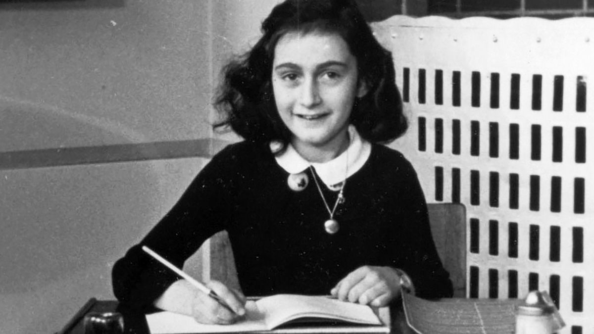 Anne Frank never said the quote look at how a single candle can both defy and define the darkness.