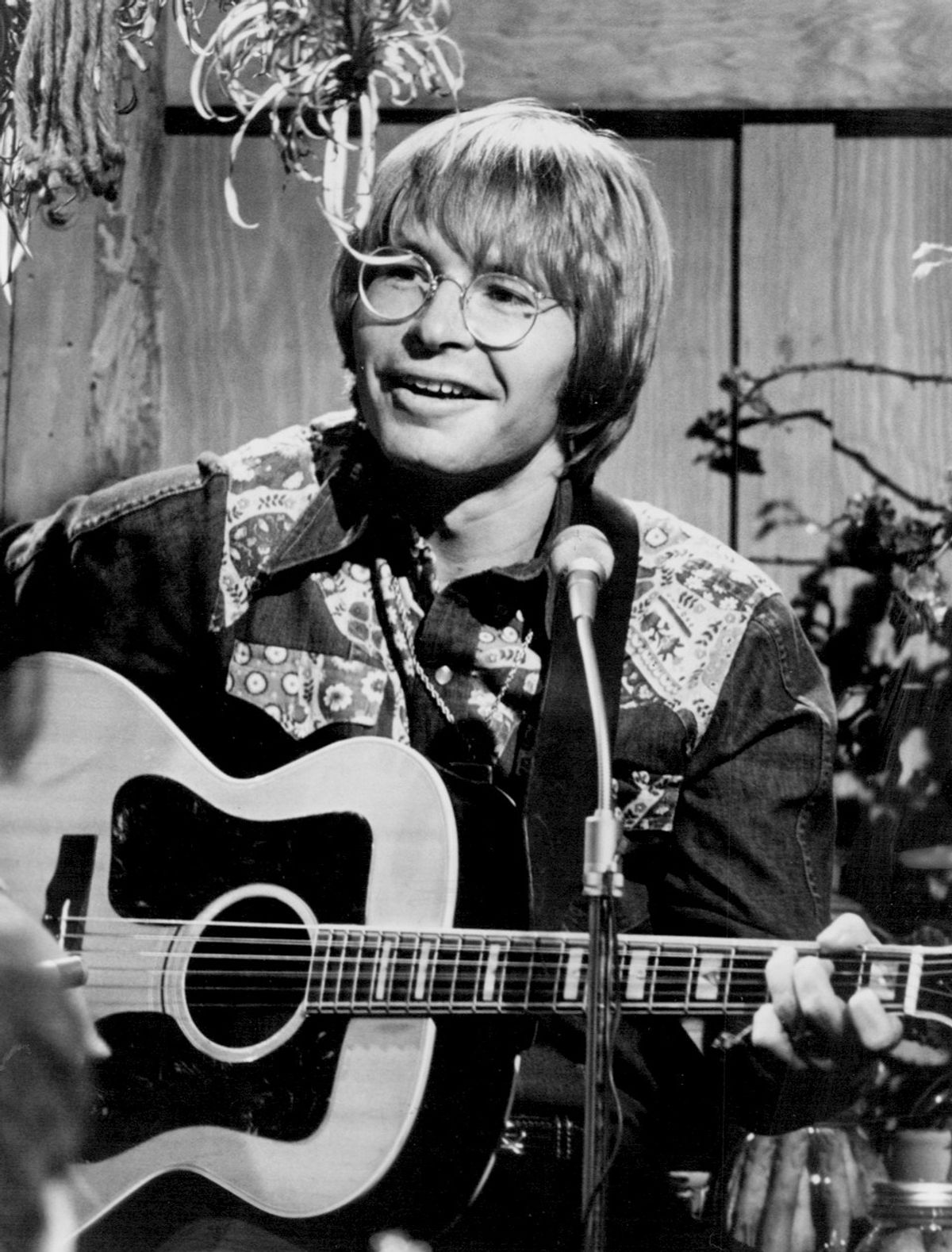 Did John Denver Serve As U.S. Army Sniper in Vietnam?