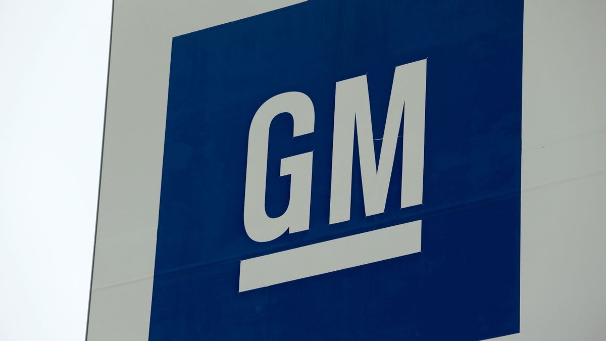 The idea that Elon Musk bought GM is a false rumor.