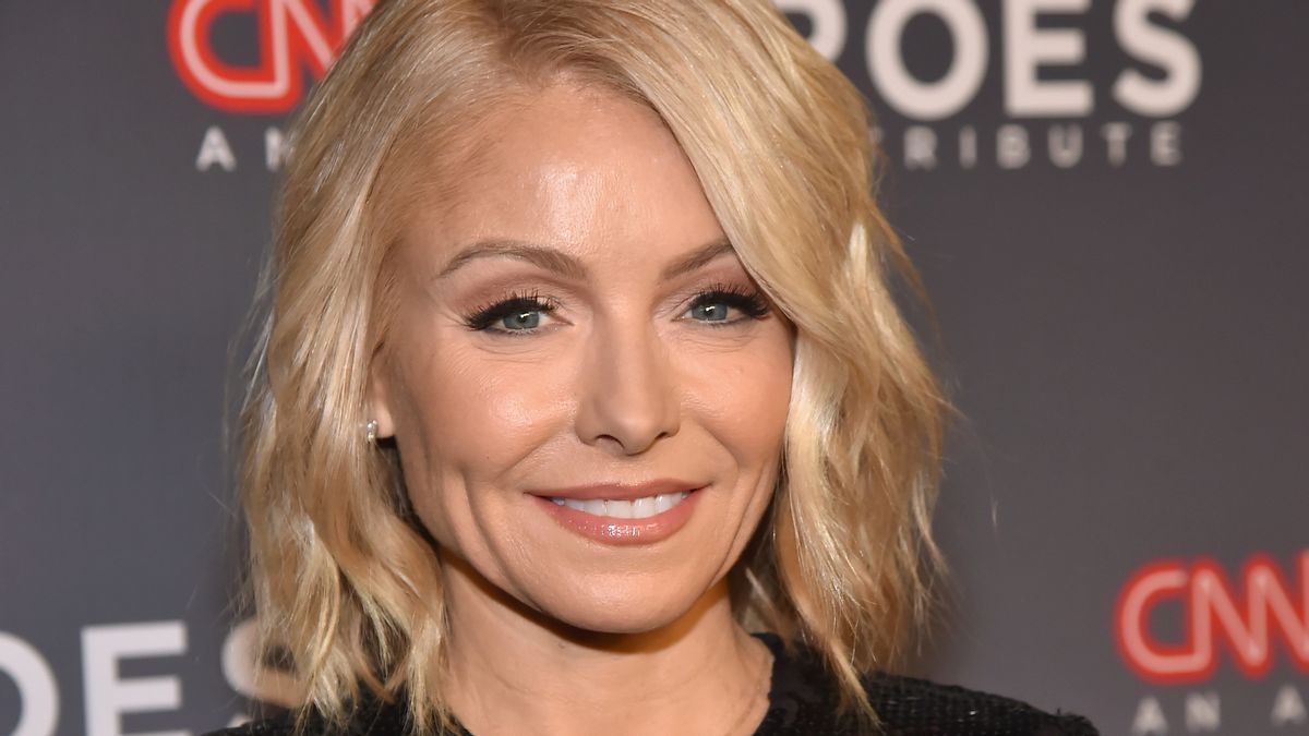  Kelly Ripa isn't leaving Live with Ryan and Kelly after storming off of an interview in tears, nor did she endorse a new line of skincare products.
