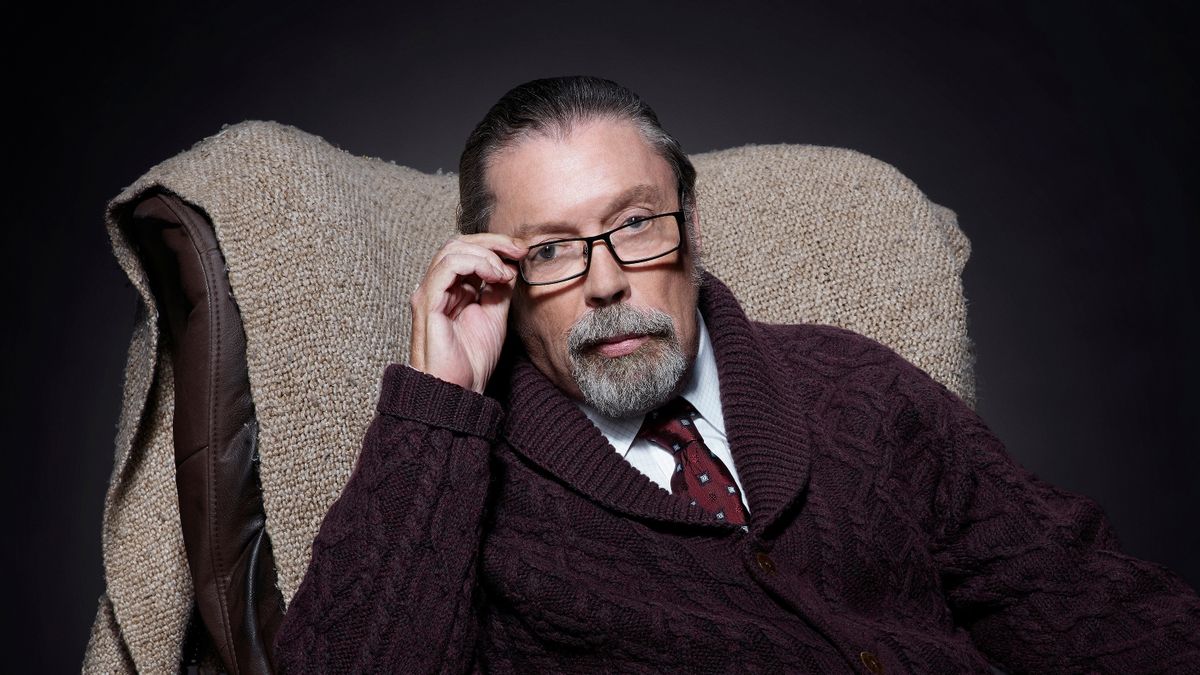 Tim Curry is still alive and is not dead. A death hoax article appeared to kind of be be pushing the very same rumor that it claimed to debunk.