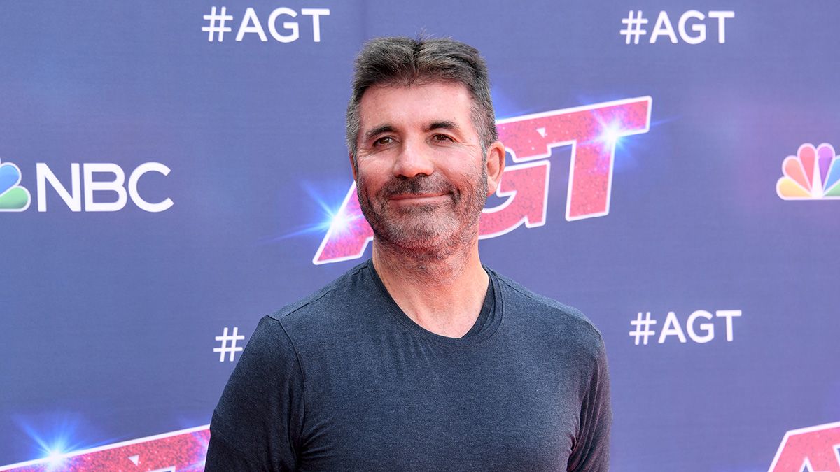 A scam article claimed that Simon Cowell was leaving America's Got Talent also known as AGT in order to pursue a weight loss product line for keto and apple cider vinegar also known as ACV gummies.
