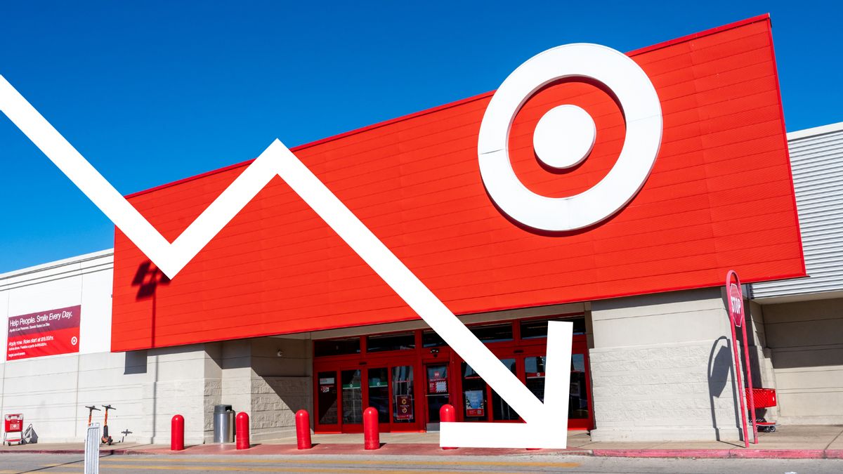 A white arrow is overlaid an image of a store that has a white bullseye sign attached.