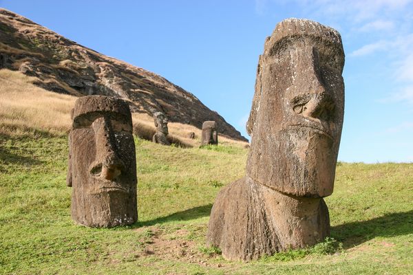 easter island heads