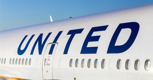 Side of United Airlines airplane