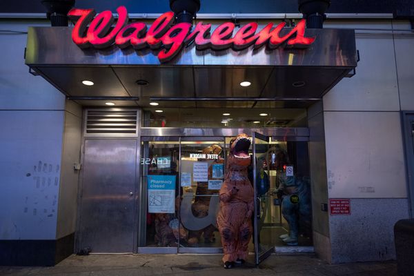 is walgreens closing forever 2021