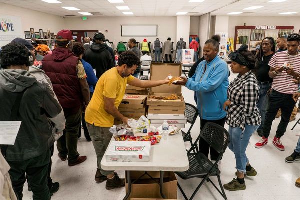 georgia voting line food water