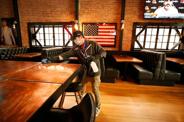 waiters bartenders jobs