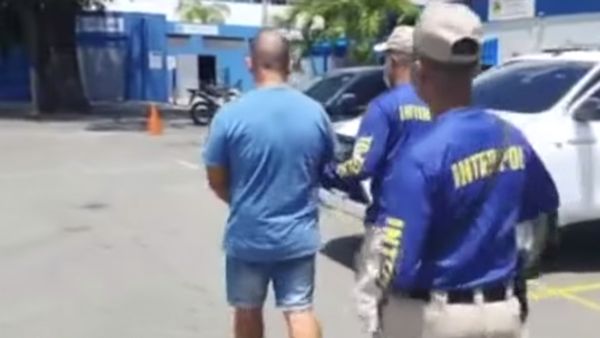 A mafia fugitive was captured after he appeared in YouTube cooking videos.