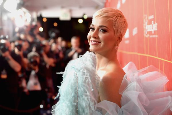 Katy Perry was not banned by SNL despite the claim made in an online ad.