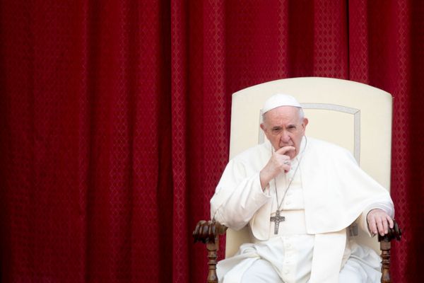 In May 2021, social media users shared a tweet appearing to indicate that Pope Francis had introduced a dramatic new rule for hundreds of millions of Catholics throughout the world — vaccination against COVID-19 would be needed in order to get into heaven.