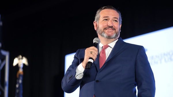 A video allegedly shows Ted Cruz eating a fly.