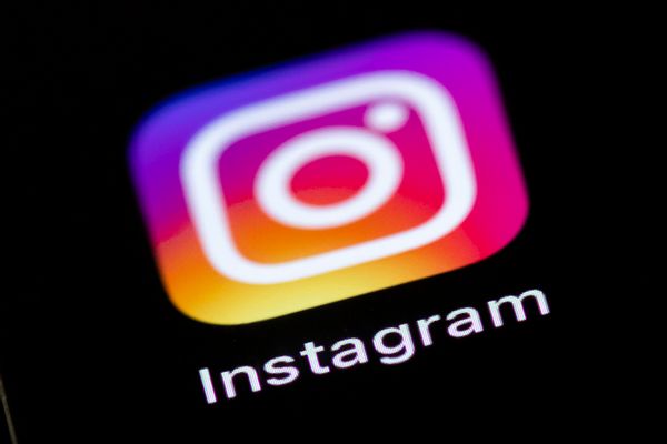 Instagram is partially down for a select number of users with a couldnt refresh feed error.