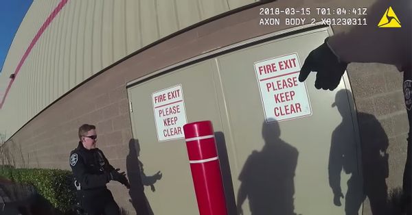 An old video showing police catch thieves as they flee a Costco store is once again gaining prominence.