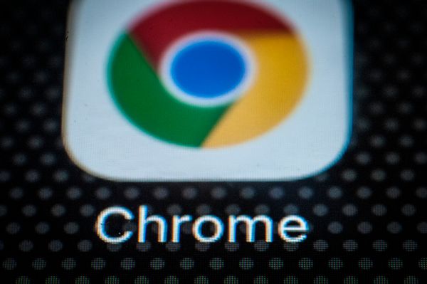 Delete Google Chrome was the message from a new rumor that described fears over Android phones and motion sensors and security issues and privacy concerns.