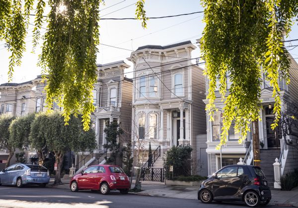 The home from the TV show Full House at 1709 Broderick Street in the Pacific Heights neighborhood in San Francisco was not officially listed for 37 million dollars on Zillow.