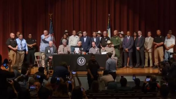 beto o'rourke confronts greg abbott after school shooting