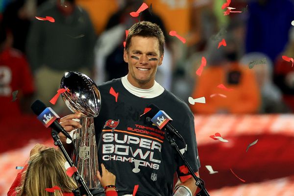 A false and misleading ad said that Tom Brady's new yacht or boat that is bigger than the Titanic.
