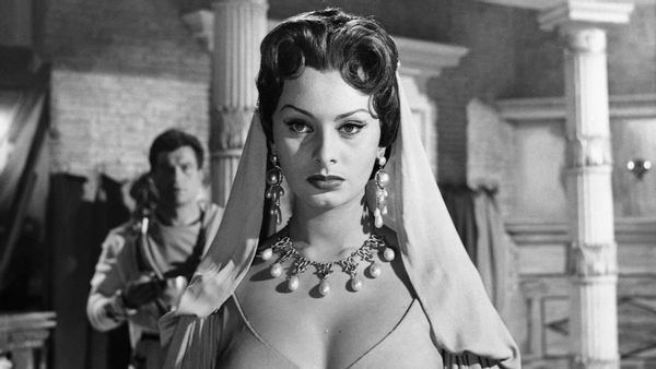 Sophia Loren: Everything you see I owe to spaghetti.