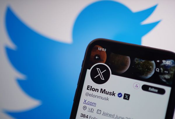 Twitter's bird logo is next to Elon Musk's Twitter account, which now shows an X logo and includes a link to X.com as the account's bio..