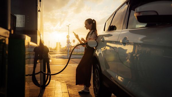 A Facebook rumor claimed that abductions or kidnappings were occurring at Kwik Trip convenience stores involving an Arab woman, an accomplice and a van.