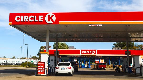A rumor claimed the Circle K convenience store and gas station chain discriminated against LGBT job seekers, specifically gay men and trans-women, by automatically weeding out applicants who had been convicted of child sex crimes.
