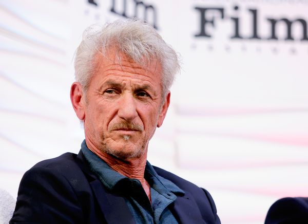 Image shows actor Sean Penn at an event.